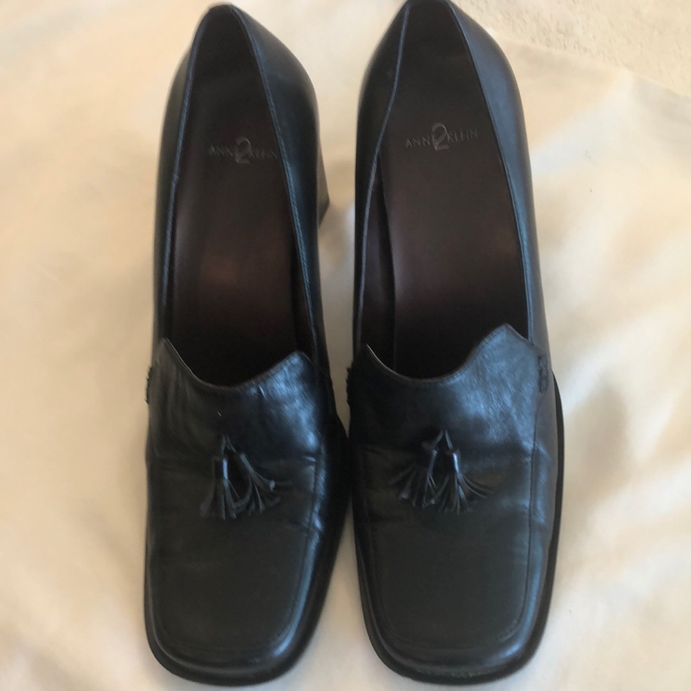 Anne Klein Black Leather high heel Loafers